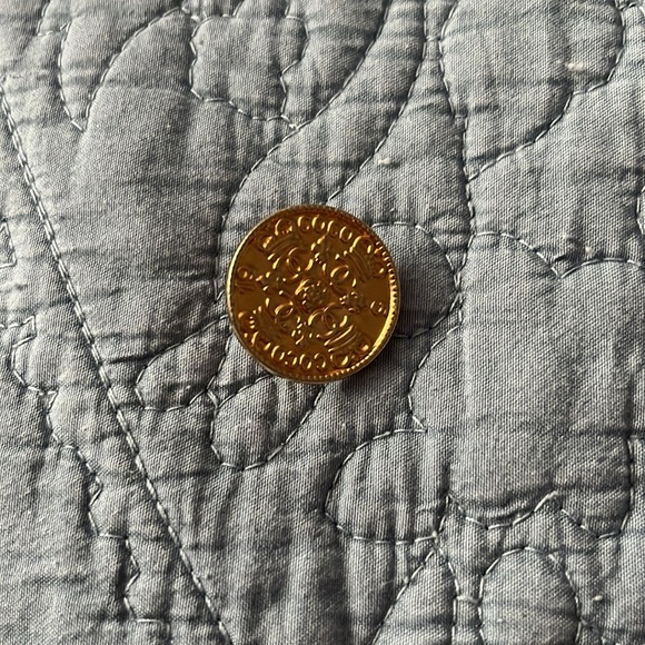 Chanel Button - Picture 1 of 3